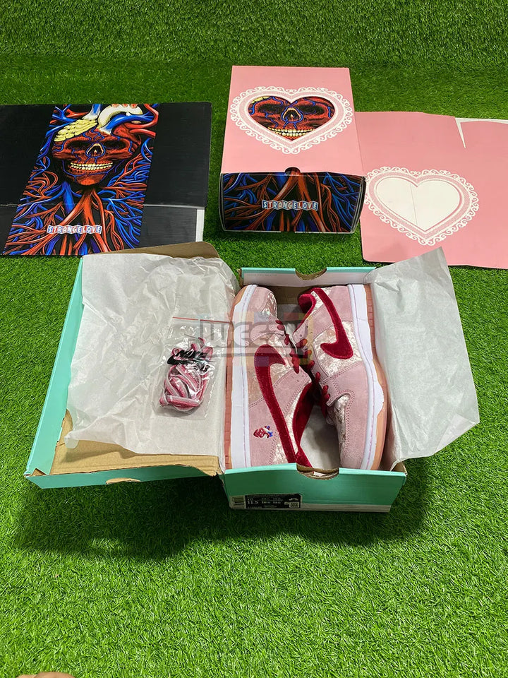 SB Dunk Low (Strange Love)(Special Box) buy online Pakistan - Weeby Shoes