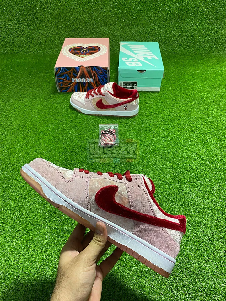 SB Dunk Low (Strange Love)(Special Box) buy online Pakistan - Weeby Shoes